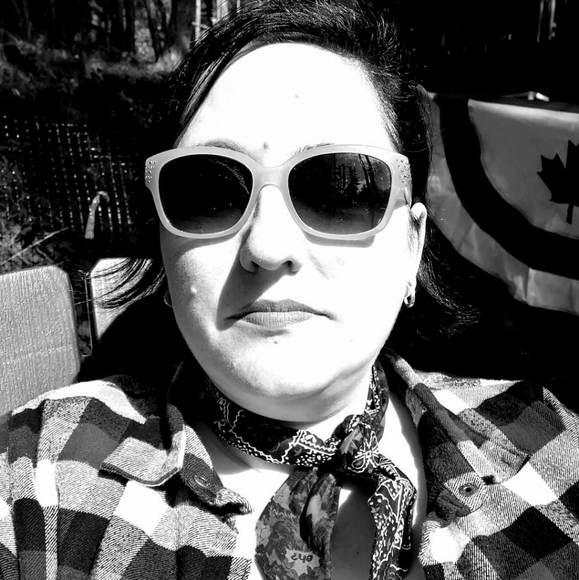 Meet your Posher, Tammy - Picture 2 of 2